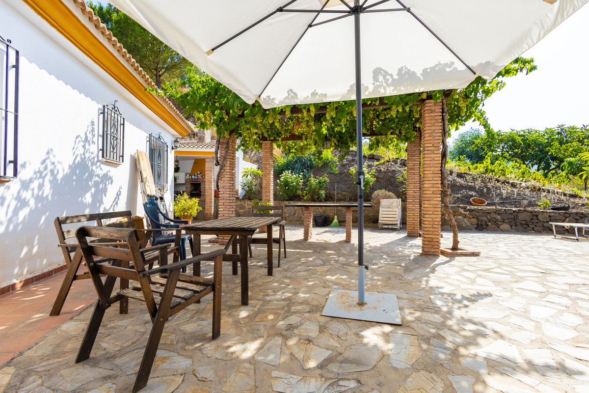 Huis te koop in Sayalonga | 3 slaapkamers H5449228