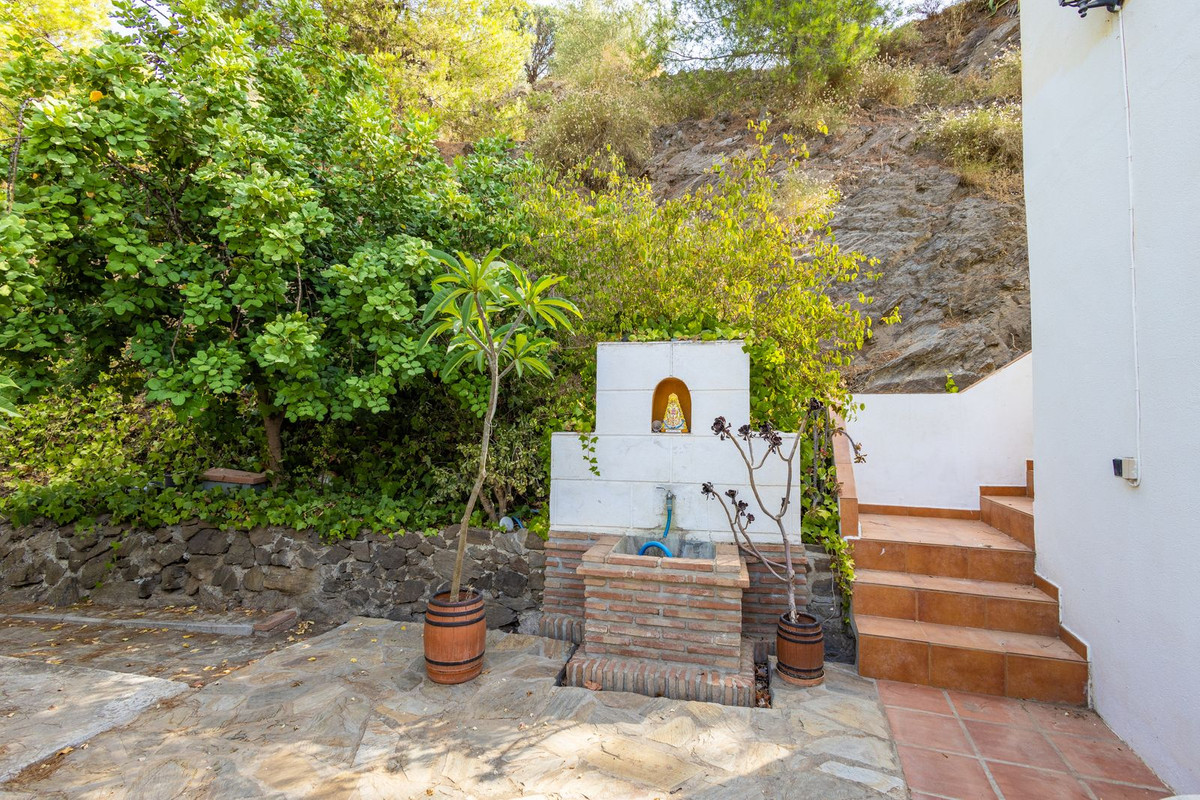 Huis te koop in Sayalonga | 3 slaapkamers H5449228