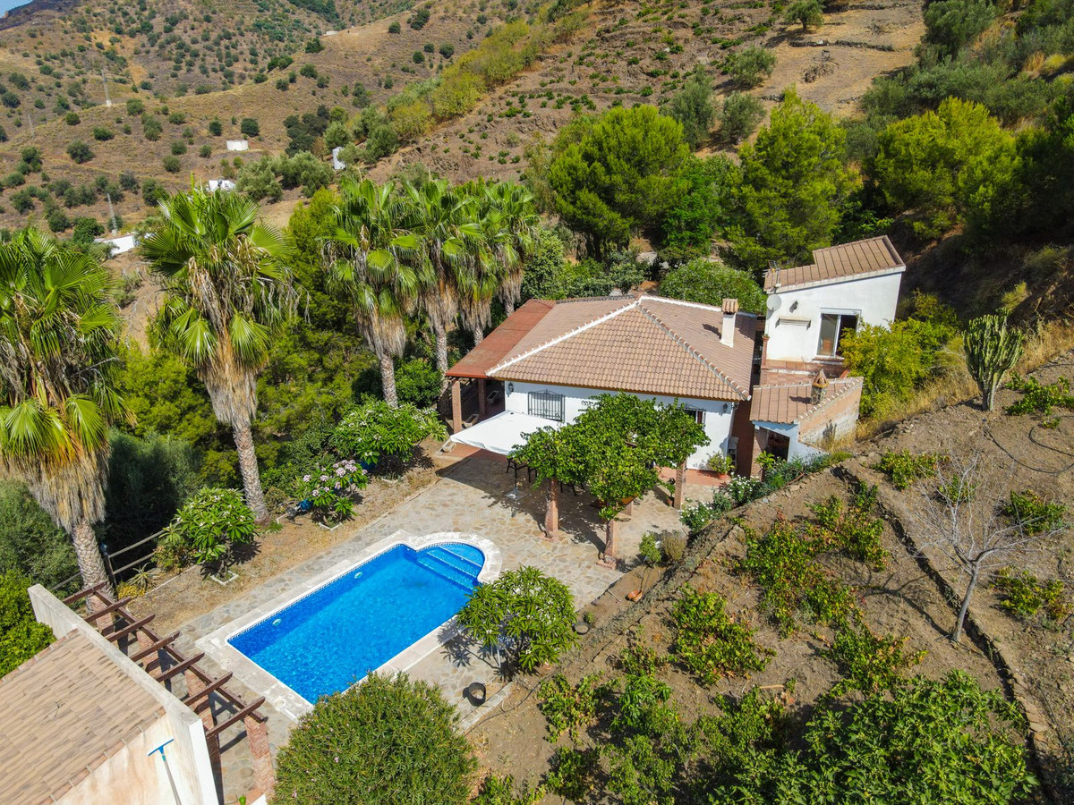 Huis te koop in Sayalonga | 3 slaapkamers H5449228