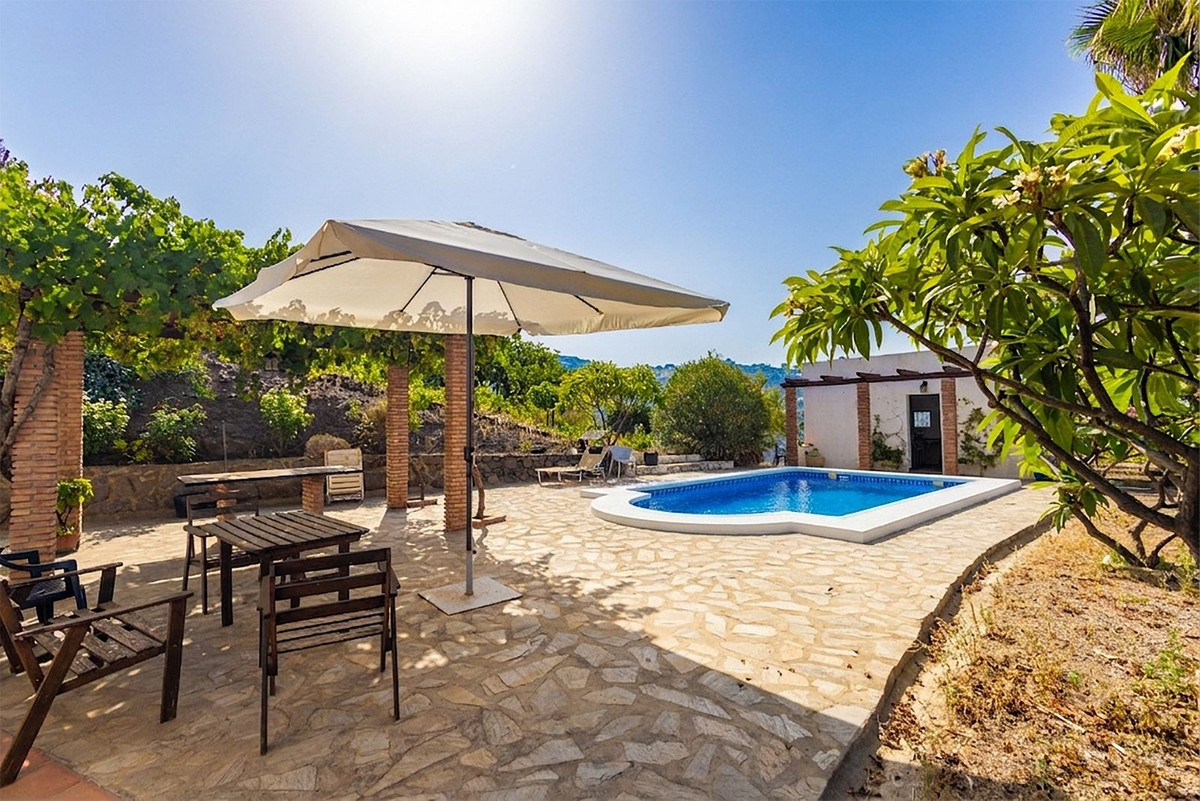 Huis te koop in Sayalonga | 3 slaapkamers H5449228