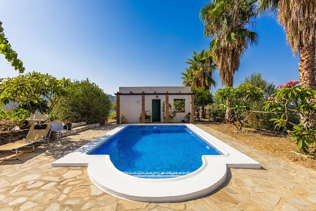 Huis te koop in Sayalonga | 3 slaapkamers H5449228