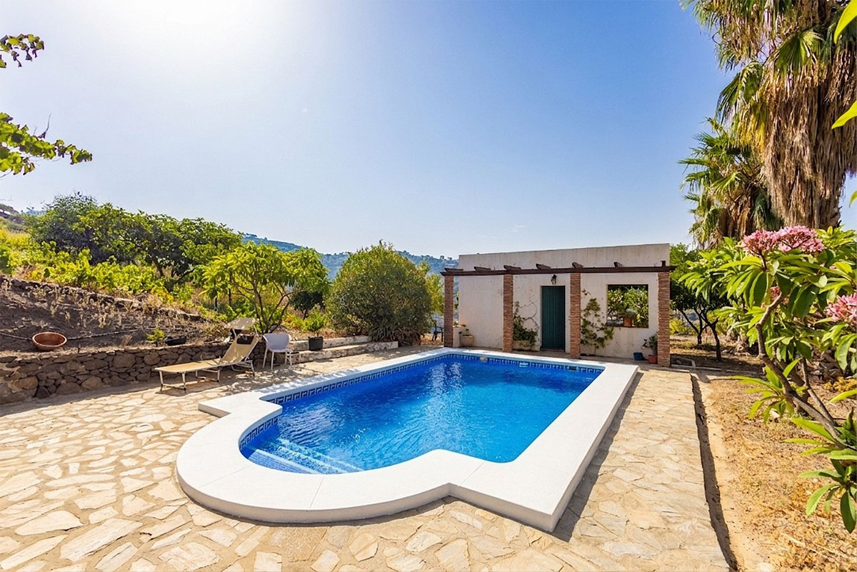 Huis te koop in Sayalonga | 3 slaapkamers H5449228