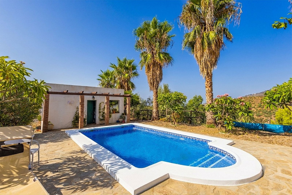 Huis te koop in Sayalonga | 3 slaapkamers H5449228
