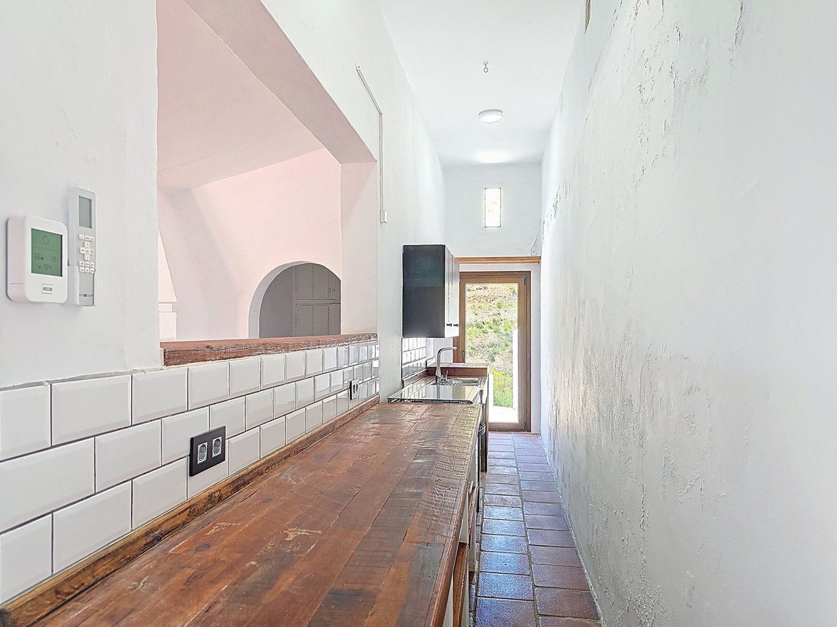 Huis te koop in Sedella | 4 slaapkamers H5025835