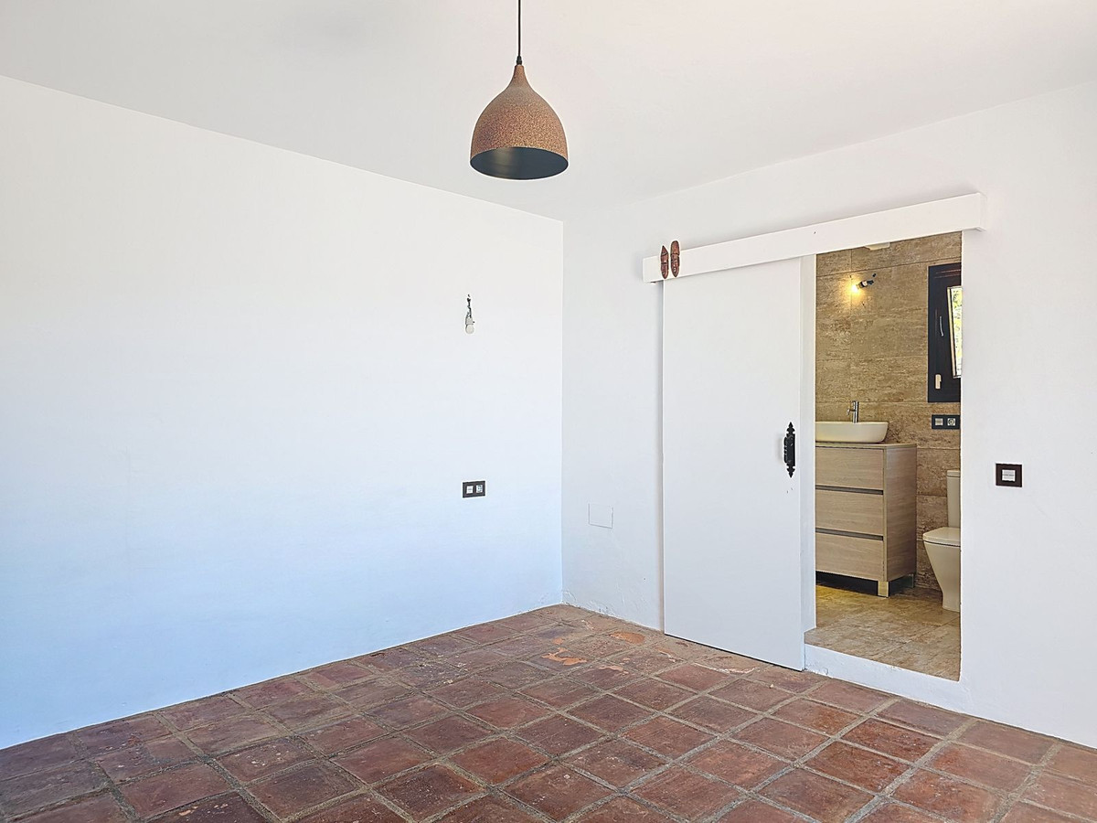 Huis te koop in Sedella | 4 slaapkamers H5025835