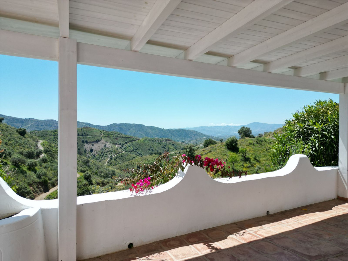 Huis te koop in Sedella | 4 slaapkamers H5025835