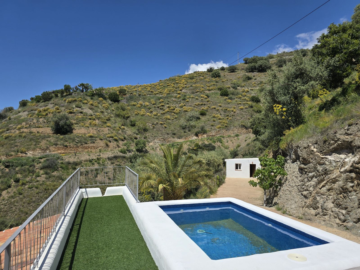 Huis te koop in Sedella | 4 slaapkamers H5025835