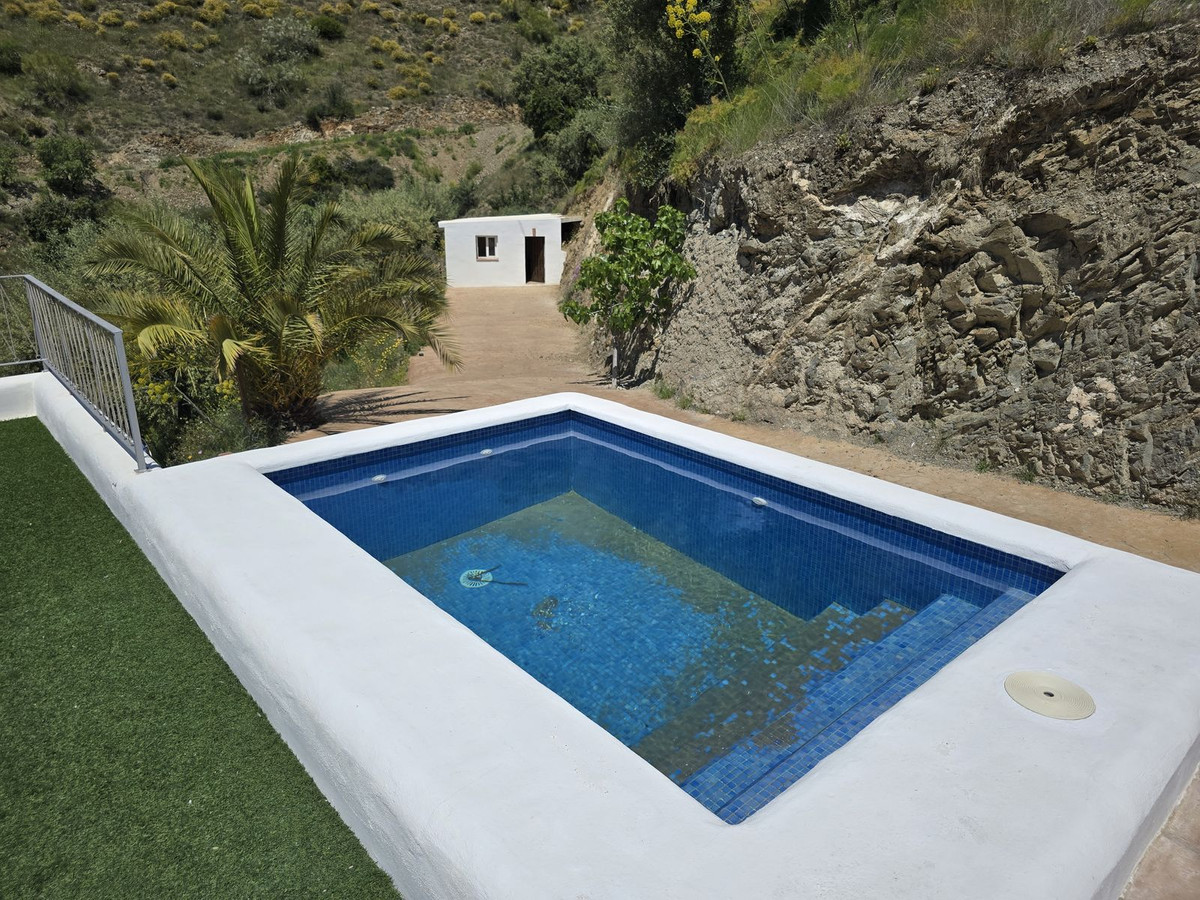 Huis te koop in Sedella | 4 slaapkamers H5025835