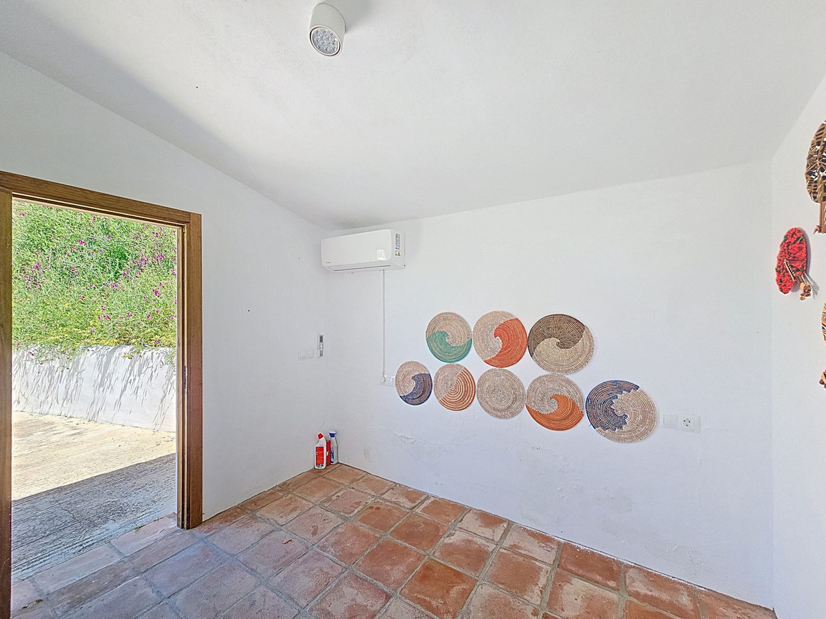 Huis te koop in Sedella | 4 slaapkamers H5025835