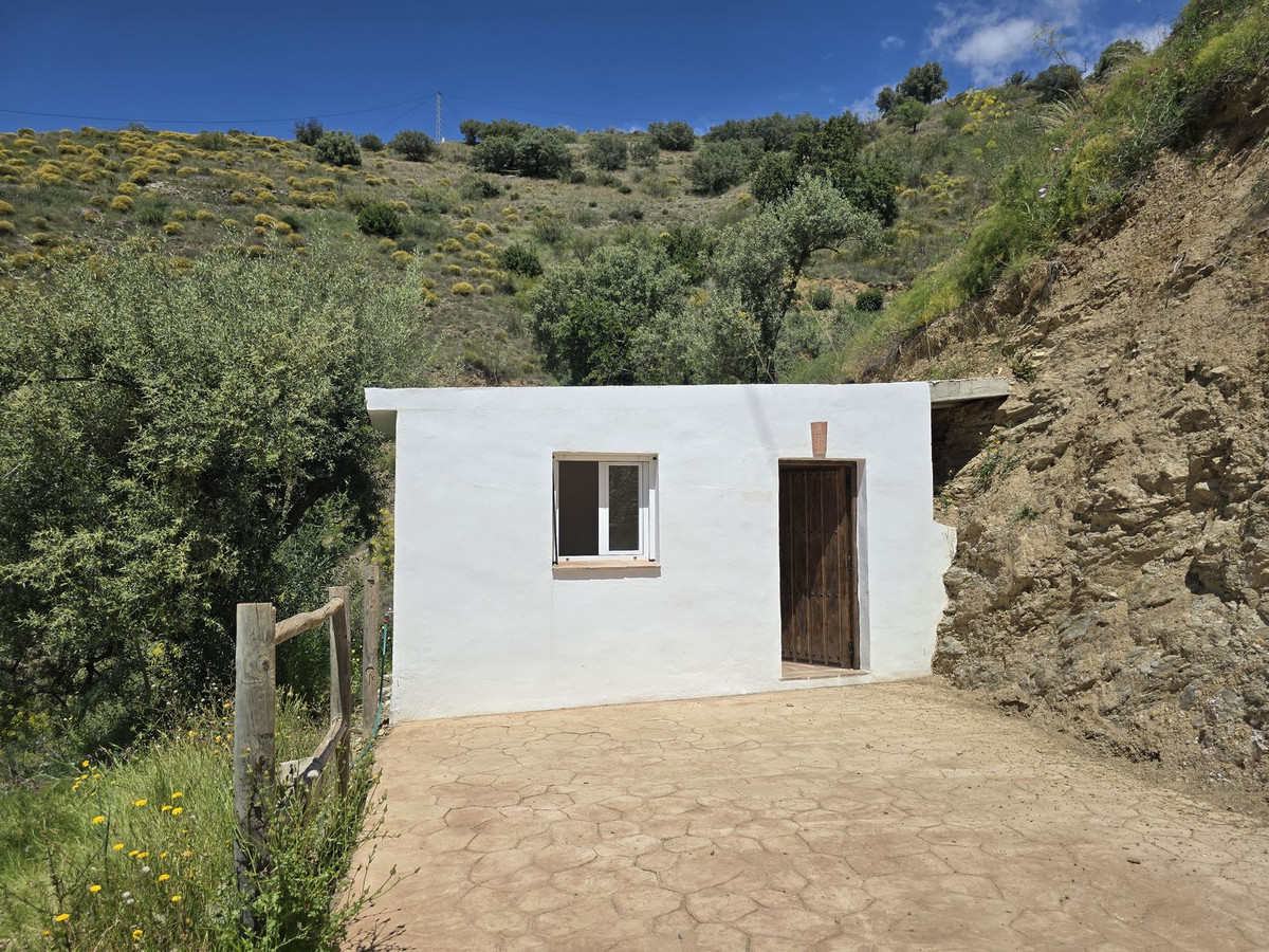 Huis te koop in Sedella | 4 slaapkamers H5025835