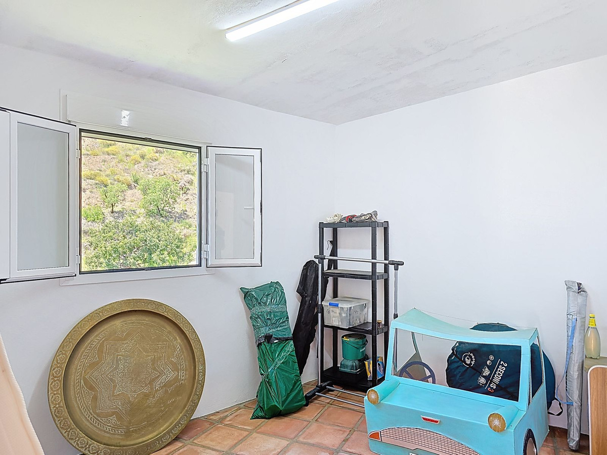 Huis te koop in Sedella | 4 slaapkamers H5025835