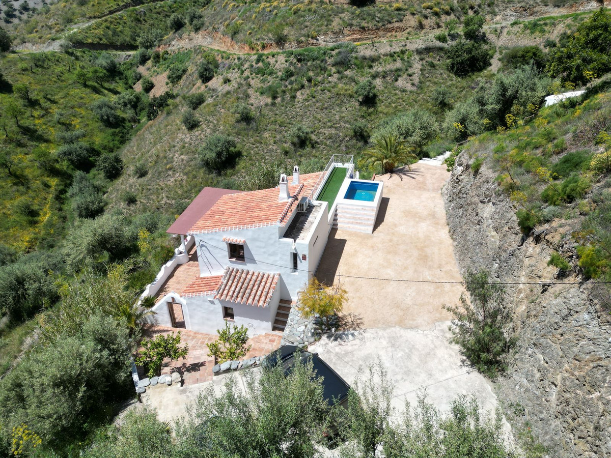 Huis te koop in Sedella | 4 slaapkamers H5025835