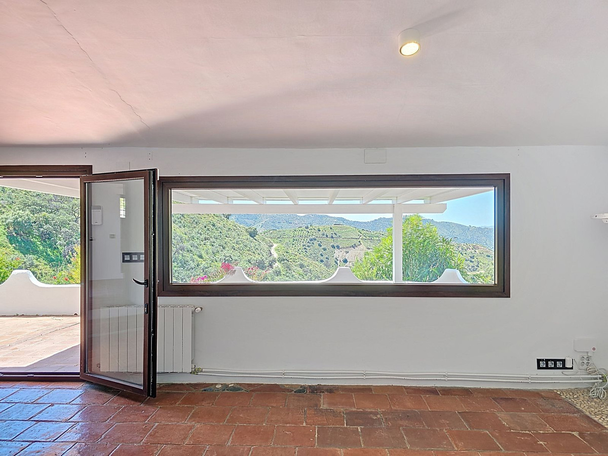 Huis te koop in Sedella | 4 slaapkamers H5025835