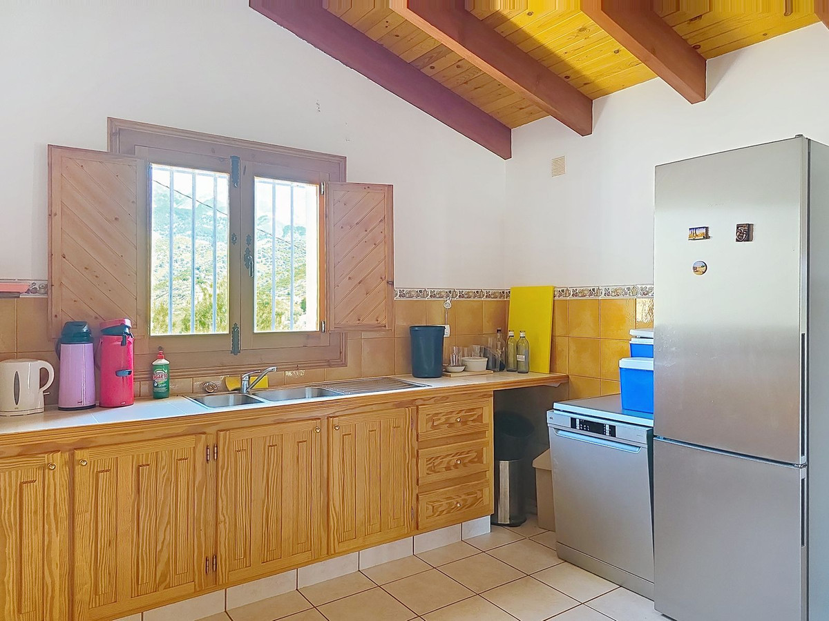 Huis te koop in Sedella | 4 slaapkamers H5026366