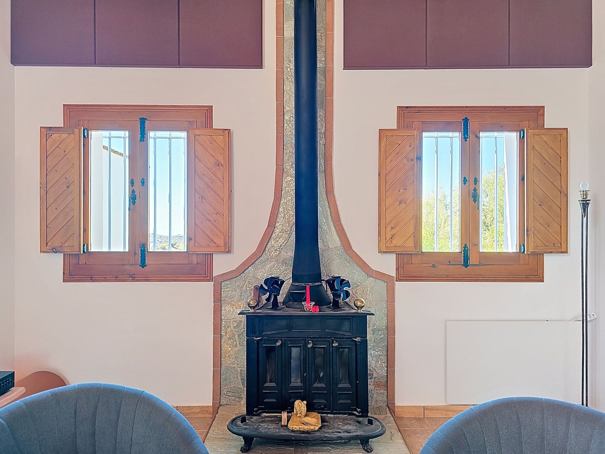 Huis te koop in Sedella | 4 slaapkamers H5026366