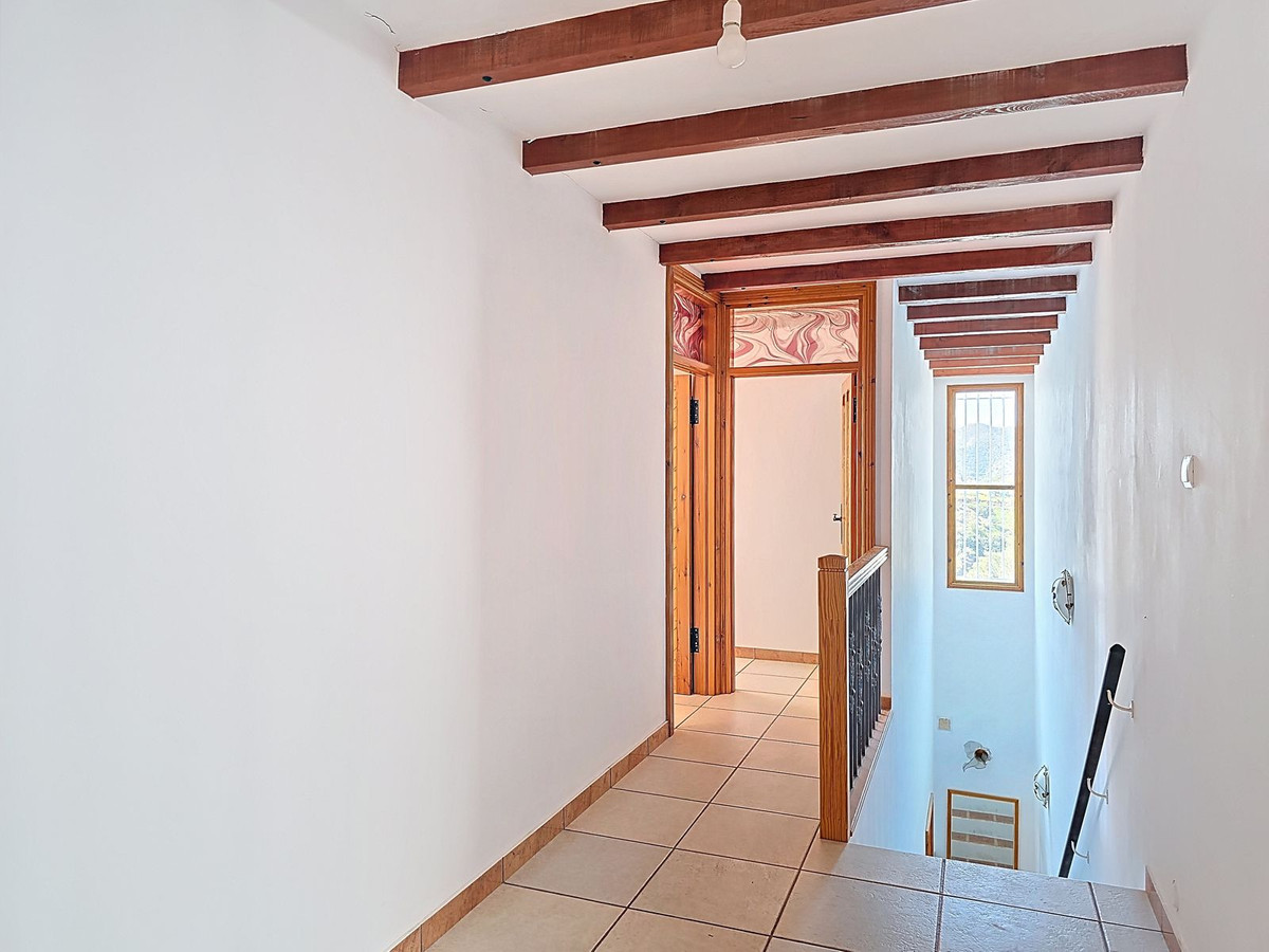 Huis te koop in Sedella | 4 slaapkamers H5026366