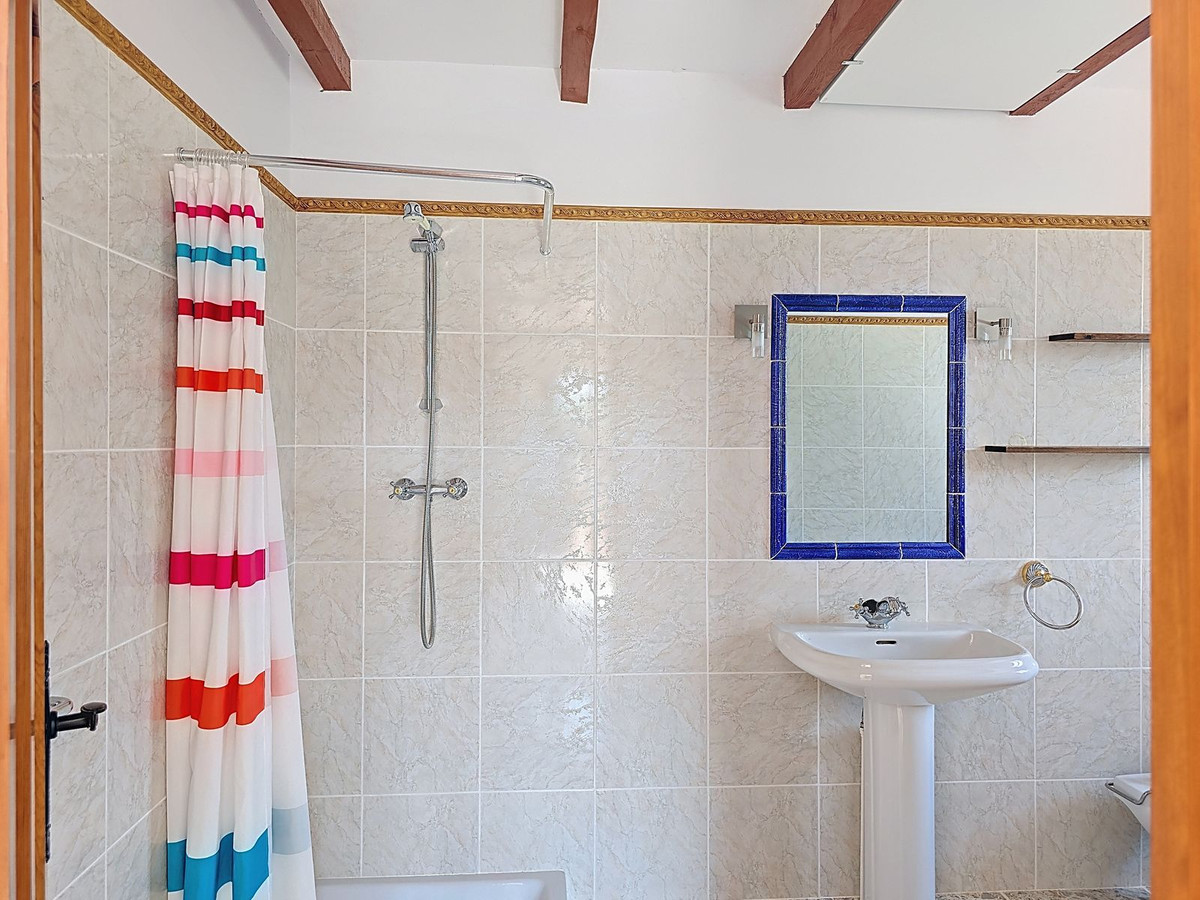 Huis te koop in Sedella | 4 slaapkamers H5026366