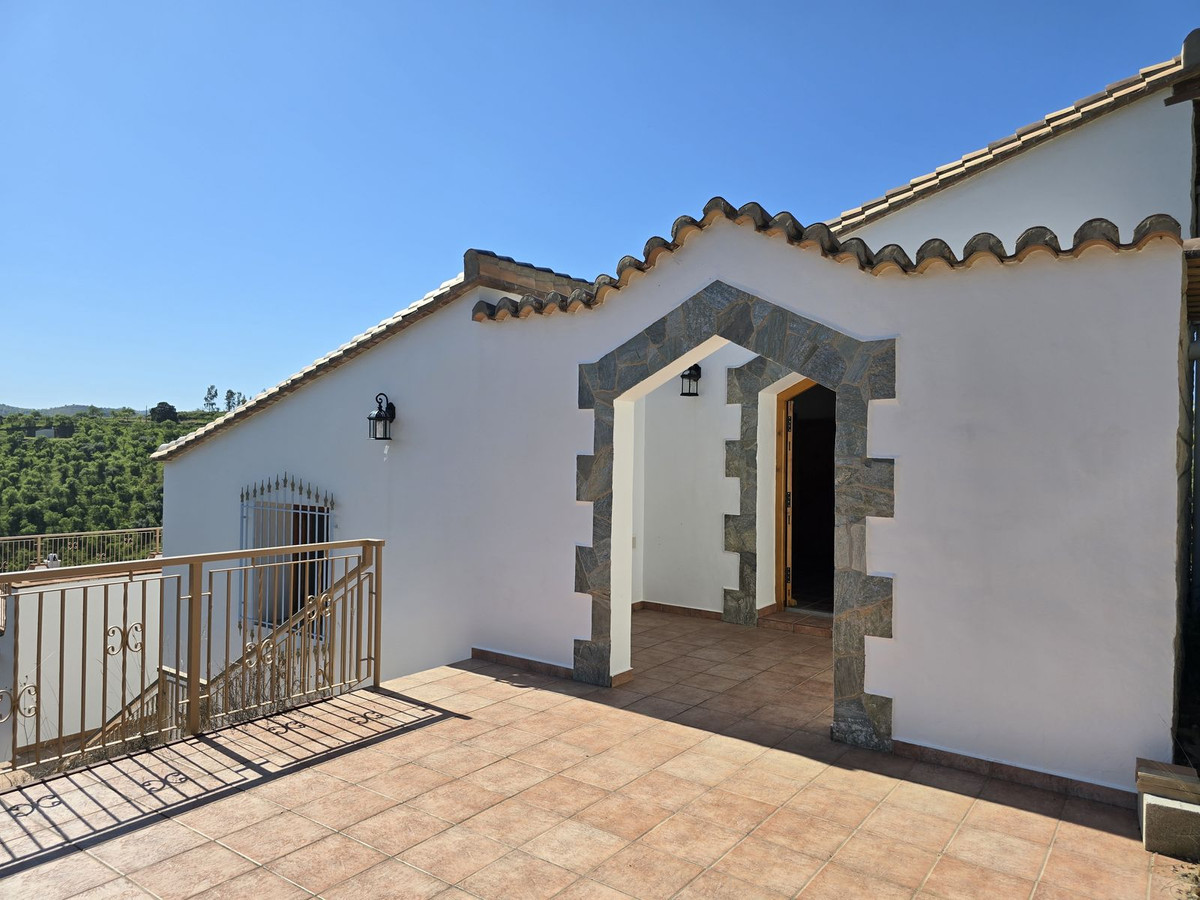 Huis te koop in Sedella | 4 slaapkamers H5026366