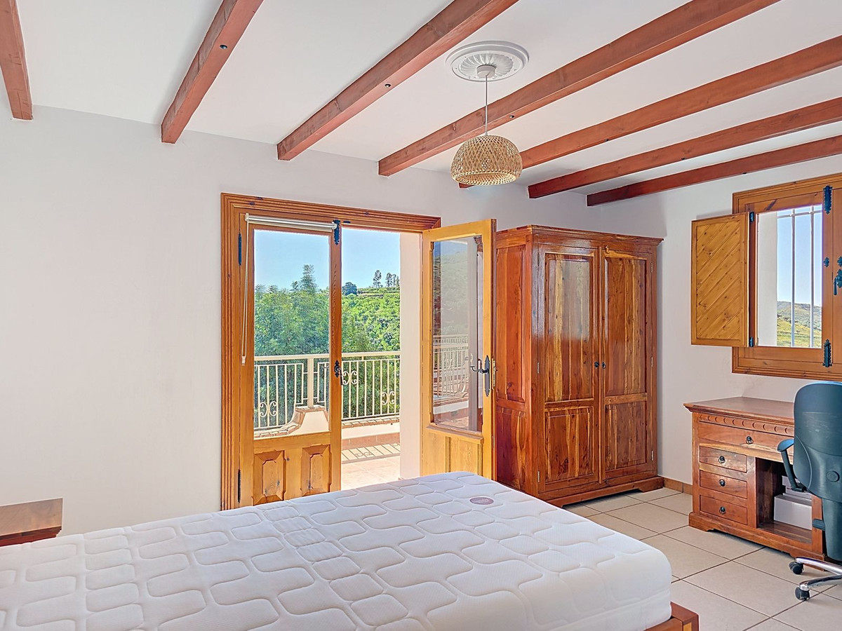 Huis te koop in Sedella | 4 slaapkamers H5026366