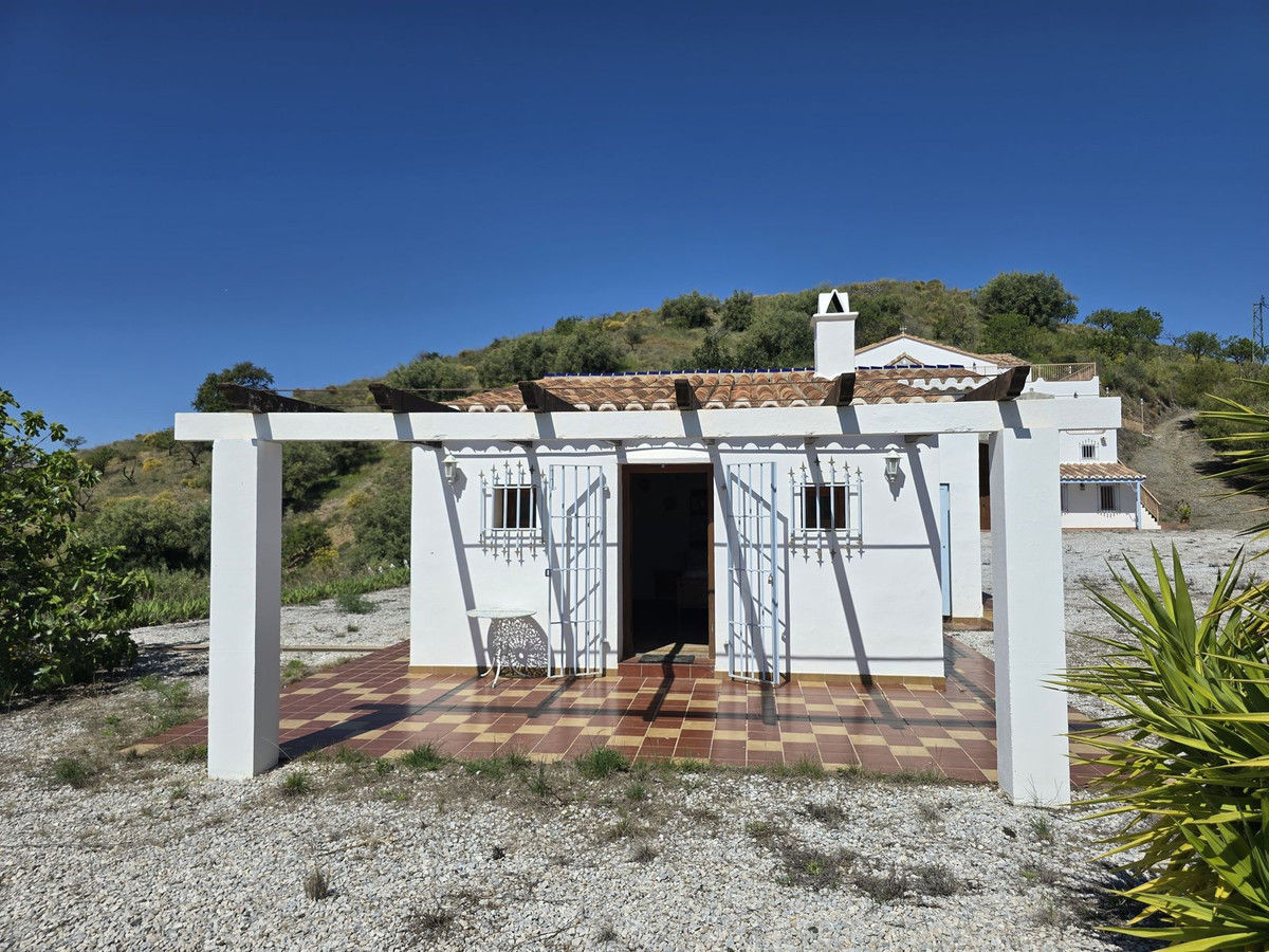 Huis te koop in Sedella | 4 slaapkamers H5026366