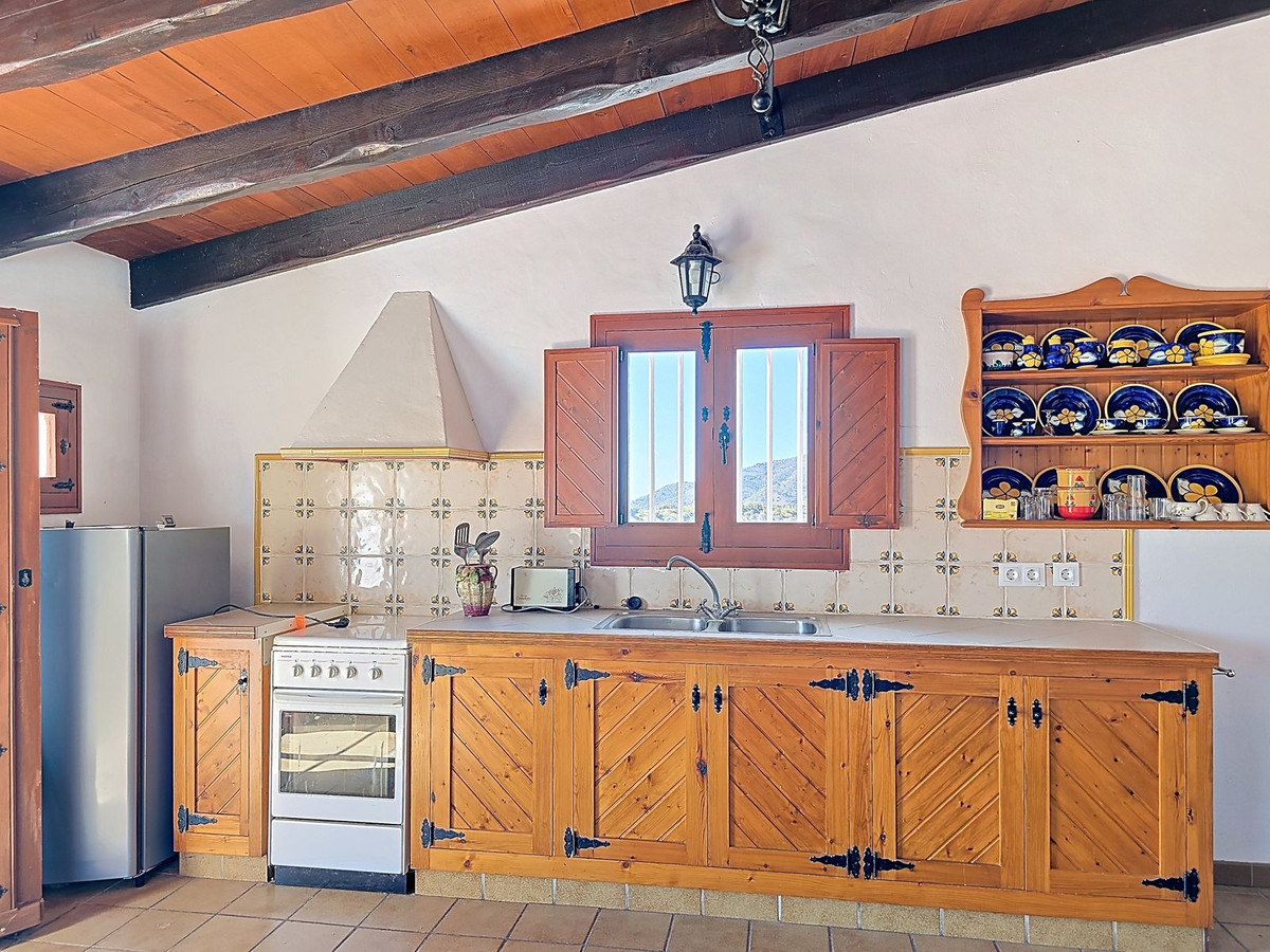 Huis te koop in Sedella | 4 slaapkamers H5026366