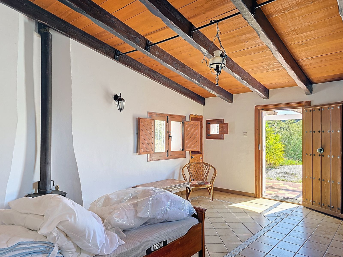 Huis te koop in Sedella | 4 slaapkamers H5026366