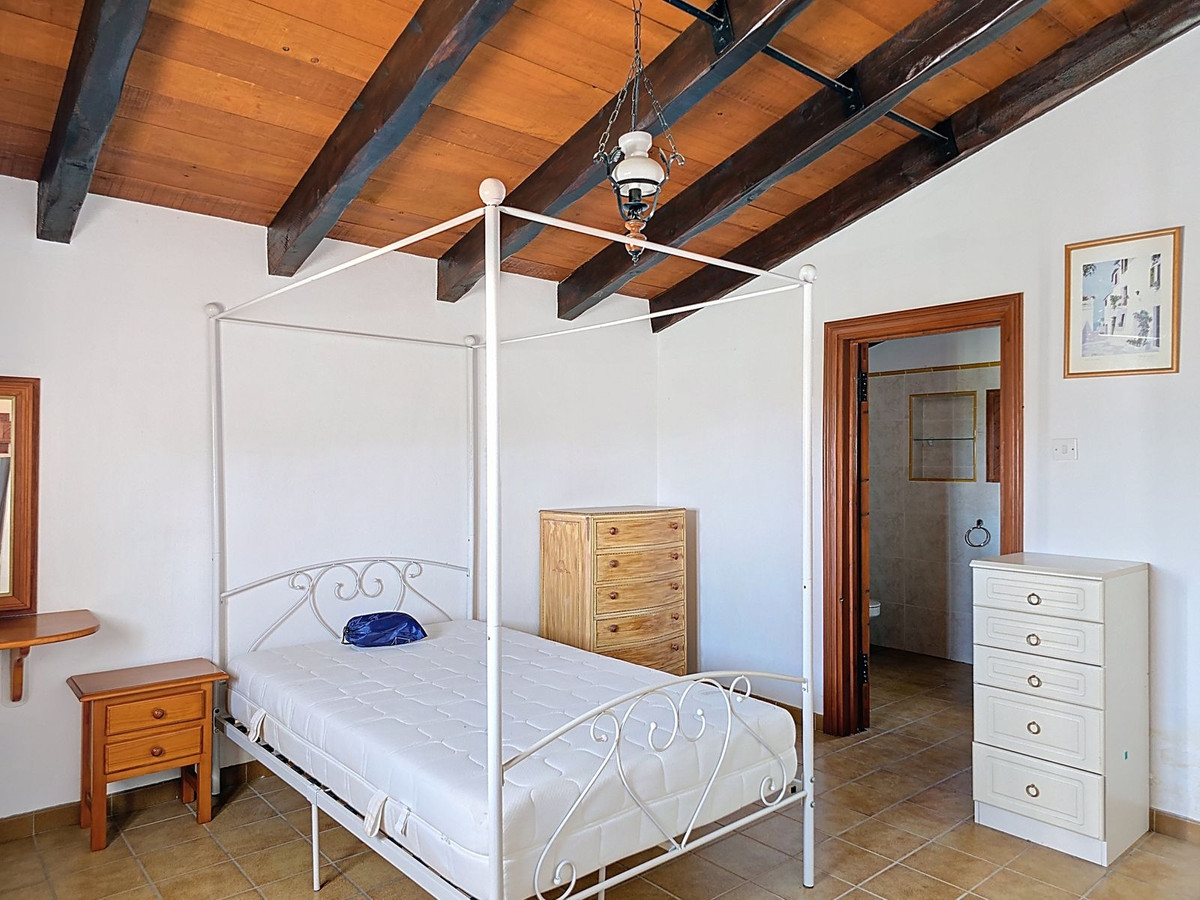 Huis te koop in Sedella | 4 slaapkamers H5026366