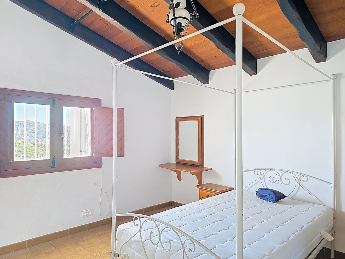 Huis te koop in Sedella | 4 slaapkamers H5026366