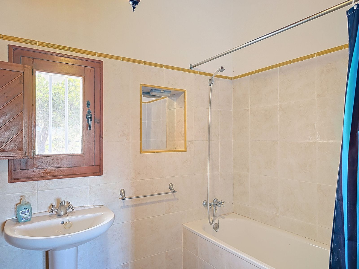 Huis te koop in Sedella | 4 slaapkamers H5026366