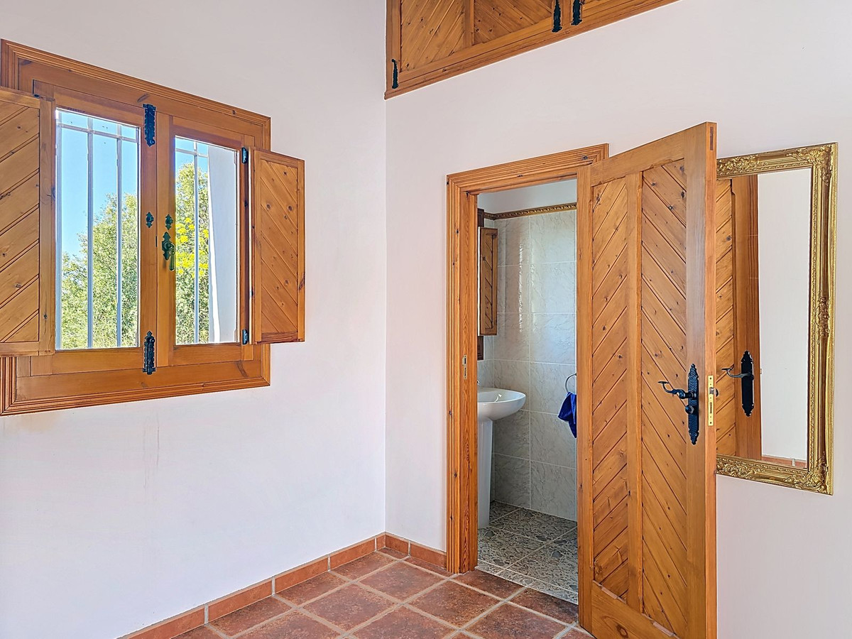 Huis te koop in Sedella | 4 slaapkamers H5026366