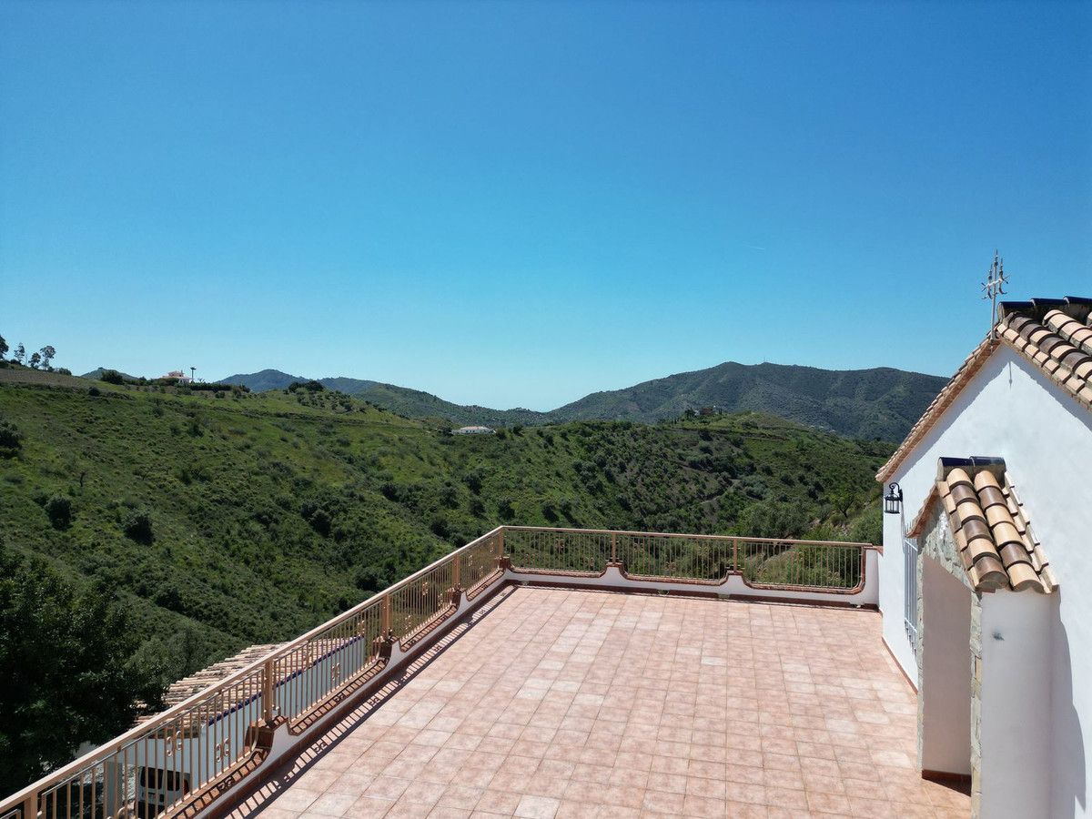 Huis te koop in Sedella | 4 slaapkamers H5026366