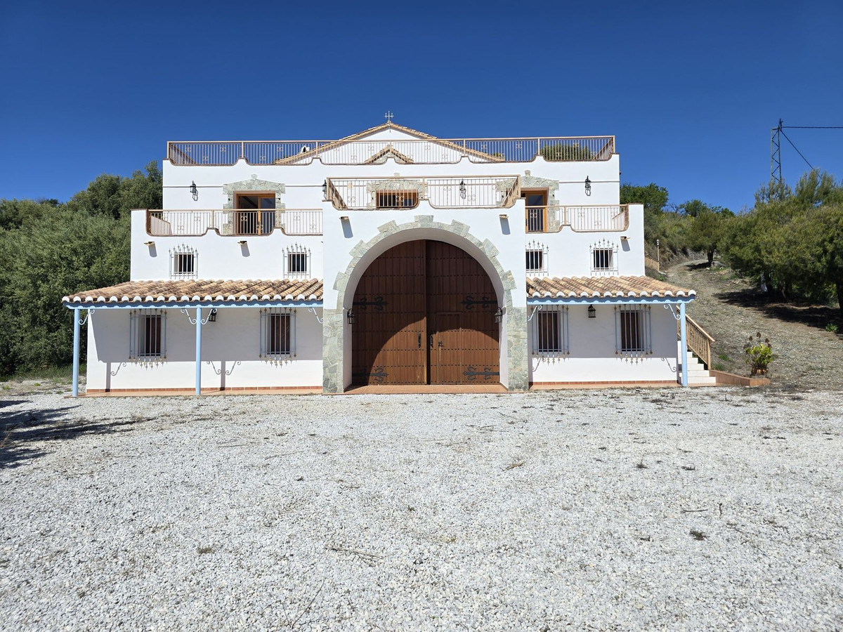 Huis te koop in Sedella | 4 slaapkamers H5026366