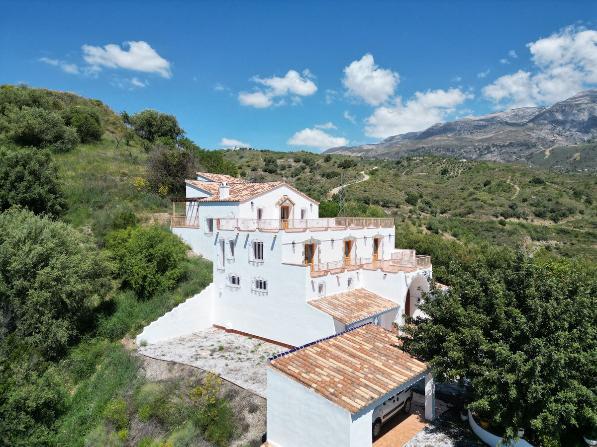 Huis te koop in Sedella | 4 slaapkamers H5026366