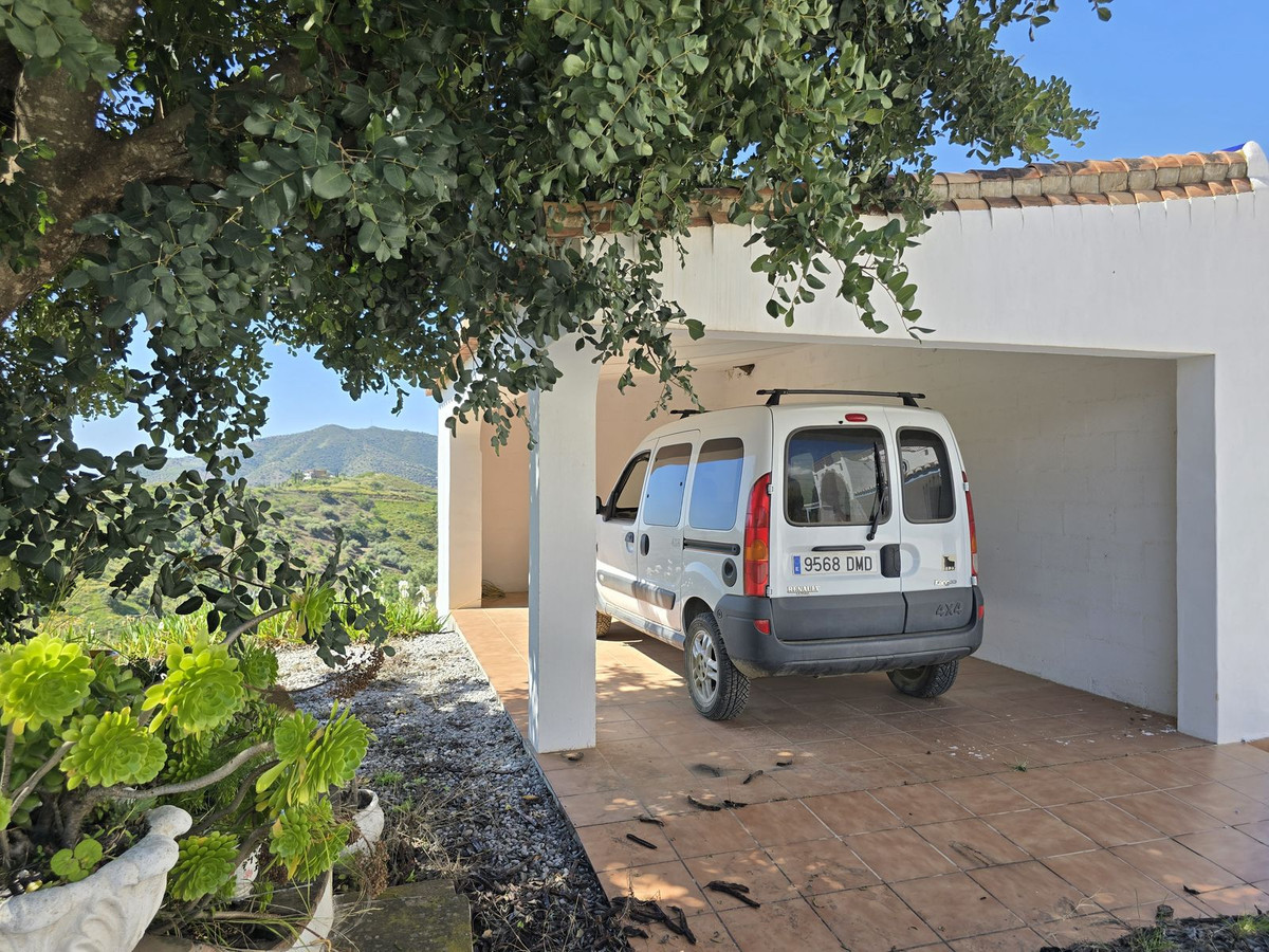 Huis te koop in Sedella | 4 slaapkamers H5026366