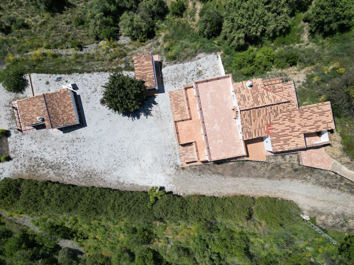 Huis te koop in Sedella | 4 slaapkamers H5026366