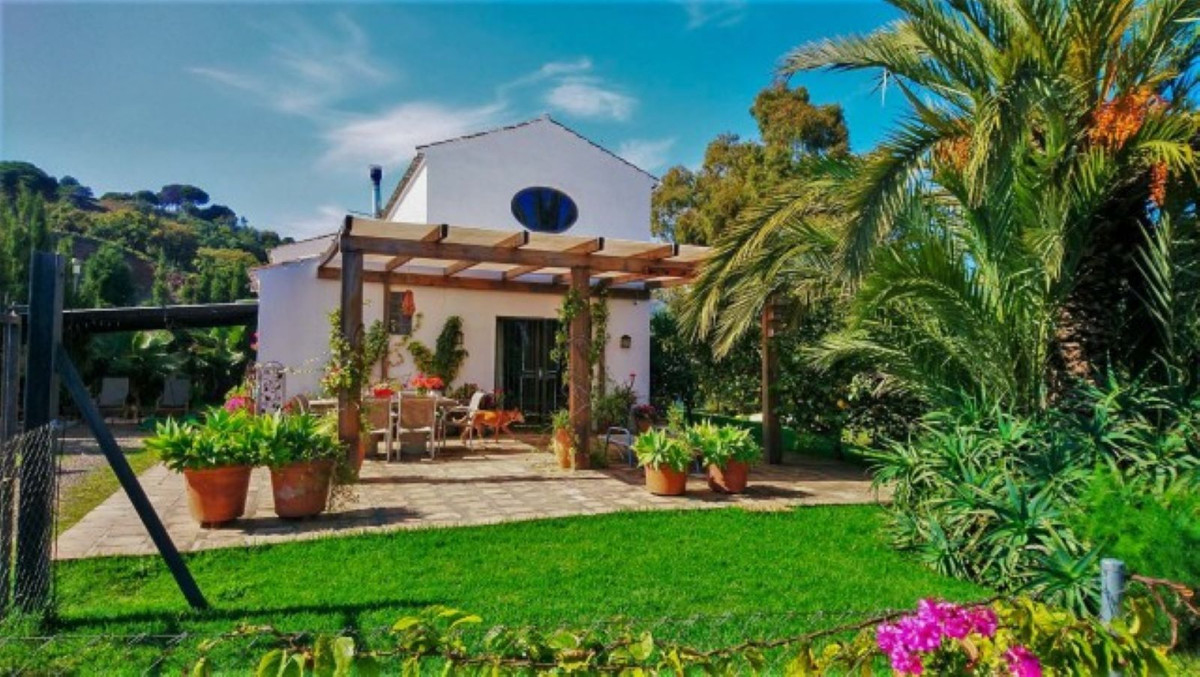 Vrijstaande Villa te koop in Selwo | 2 slaapkamers H4968865