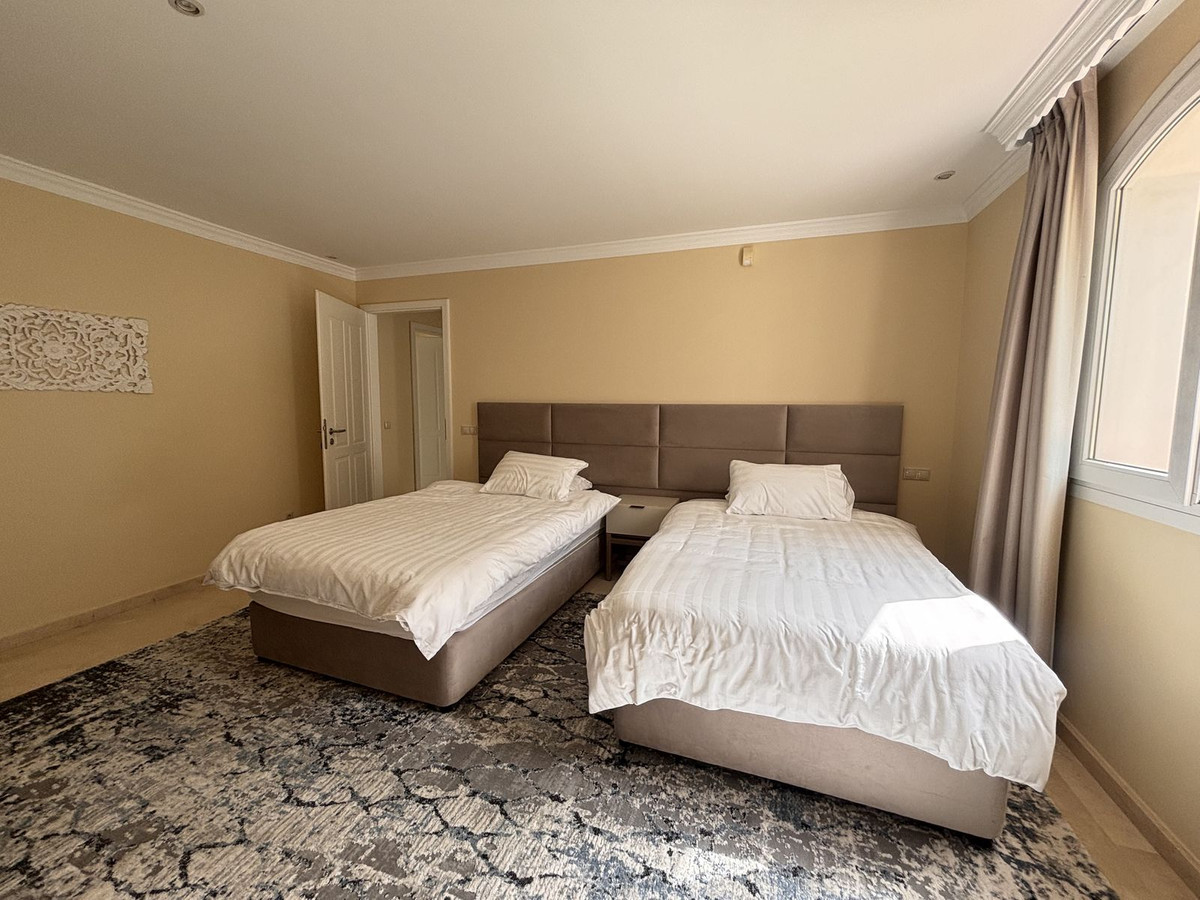 Vrijstaande Villa te koop in Selwo | 5 slaapkamers H5104306
