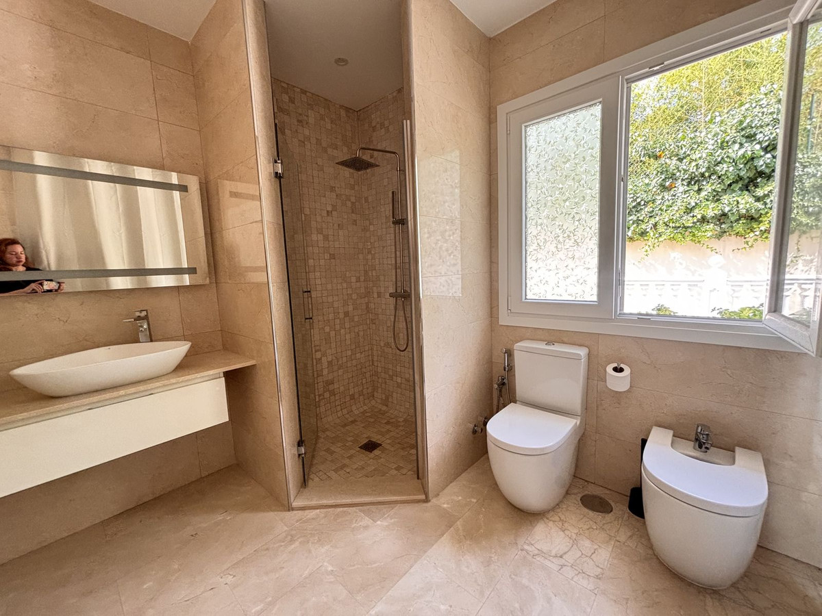 Vrijstaande Villa te koop in Selwo | 5 slaapkamers H5104306