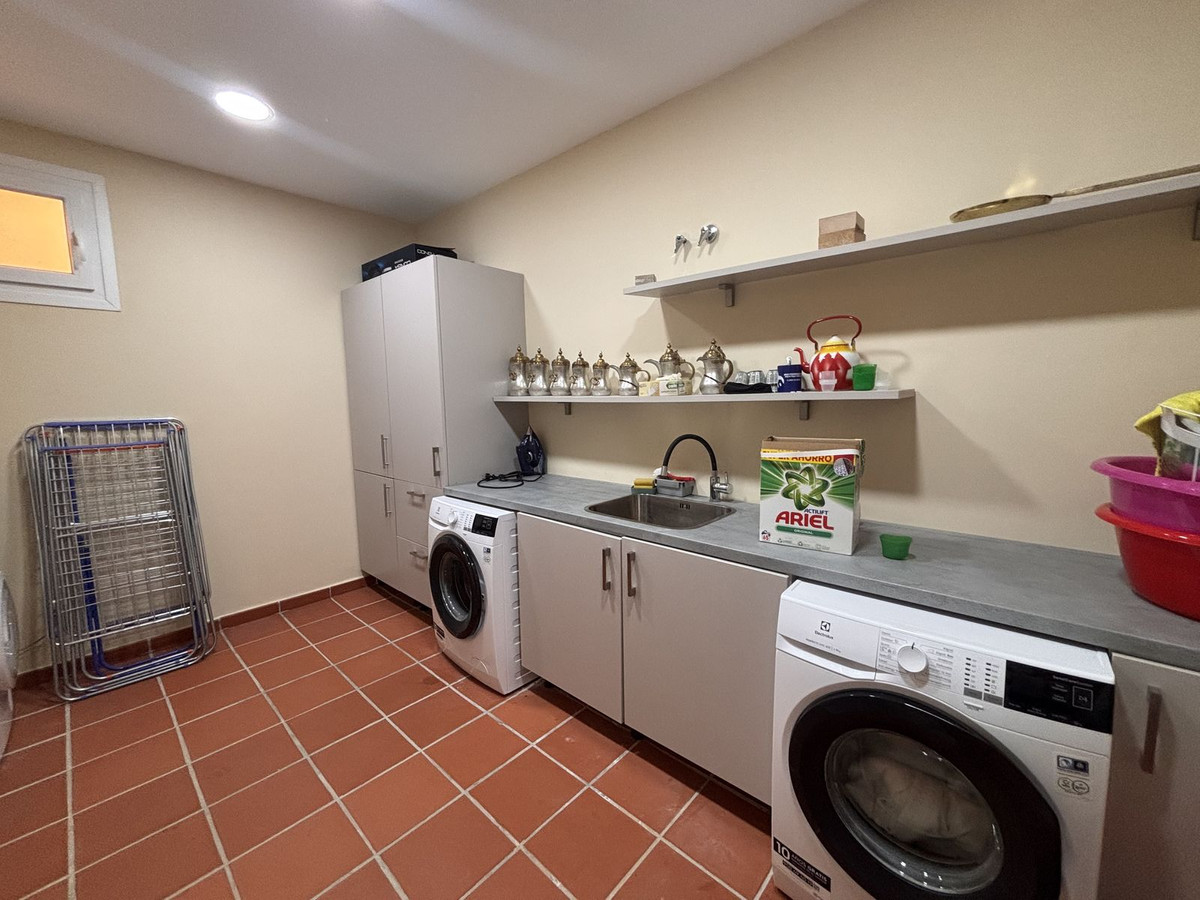 Vrijstaande Villa te koop in Selwo | 5 slaapkamers H5104306