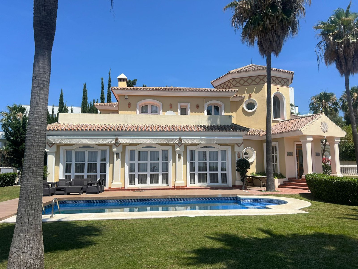 Vrijstaande Villa te koop in Selwo | 5 slaapkamers H5104306