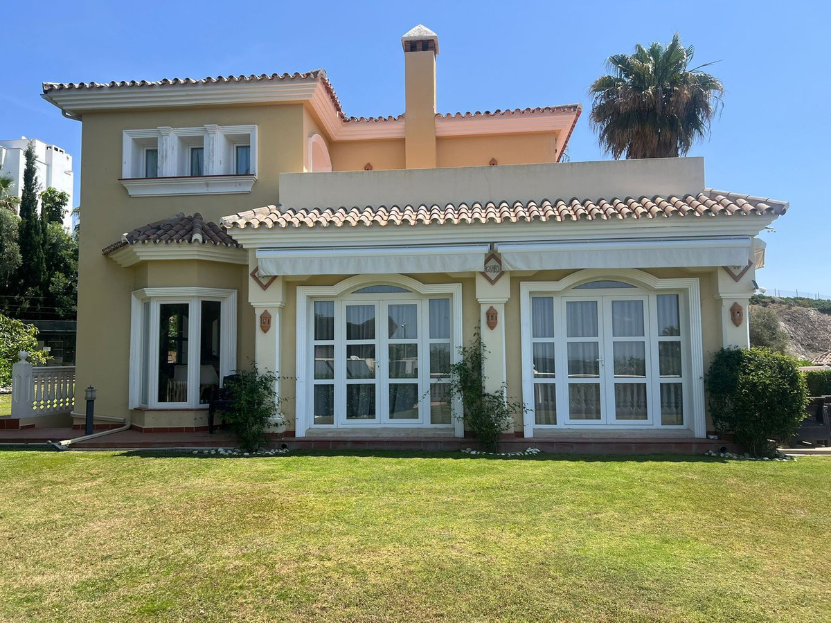 Vrijstaande Villa te koop in Selwo | 5 slaapkamers H5104306