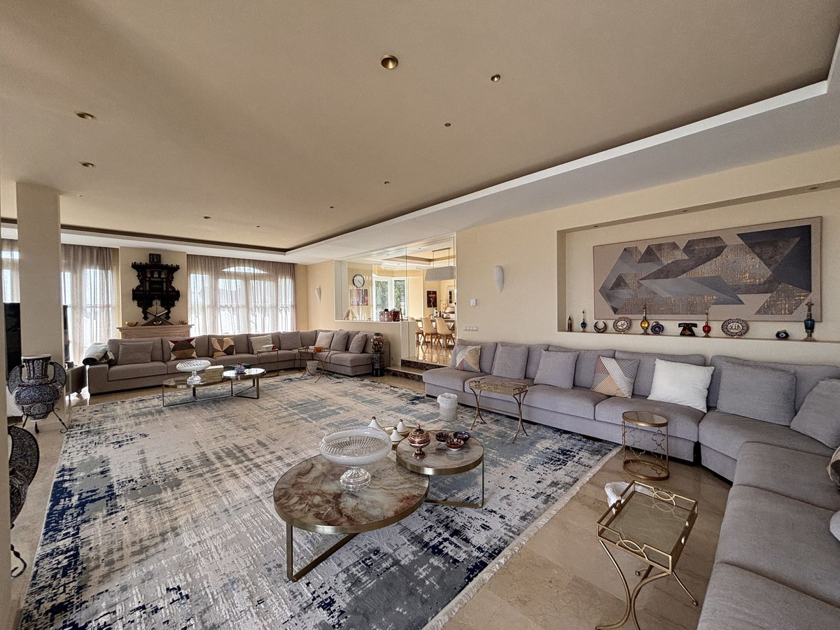 Vrijstaande Villa te koop in Selwo | 5 slaapkamers H5104306