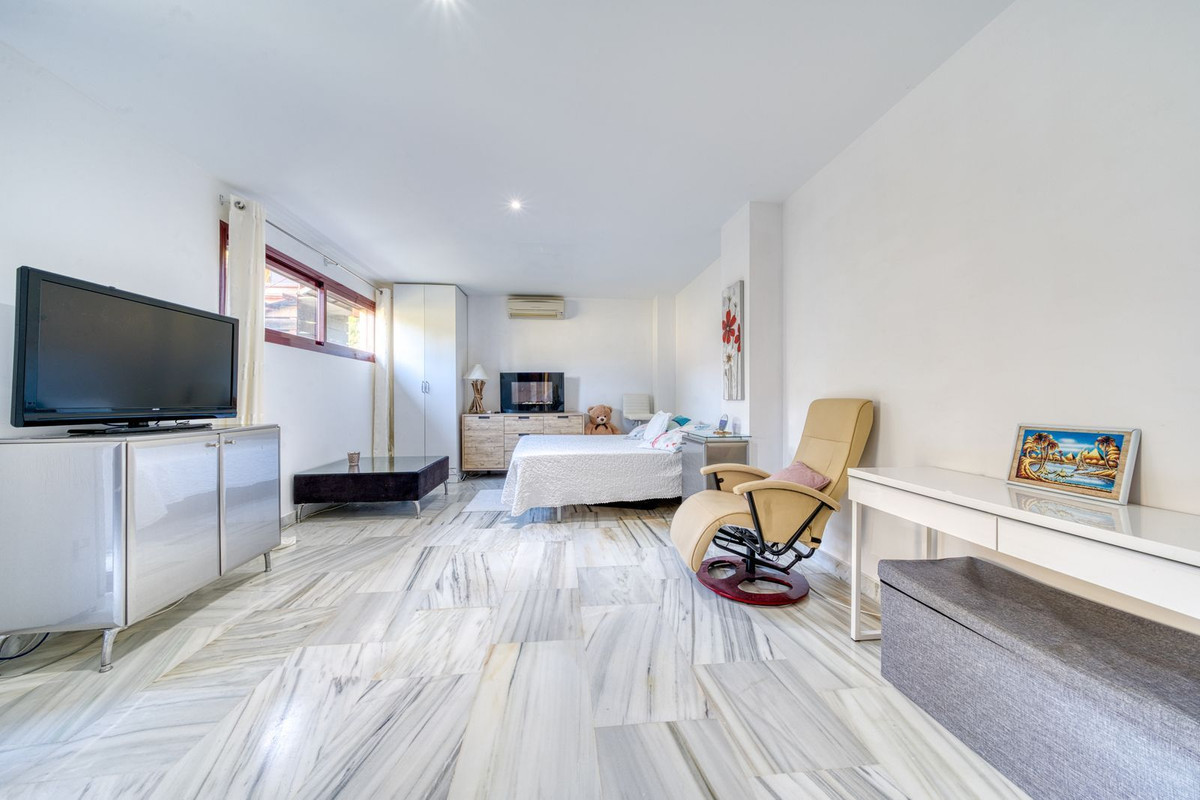 Vrijstaande Villa te koop in Selwo | 4 slaapkamers H5235760