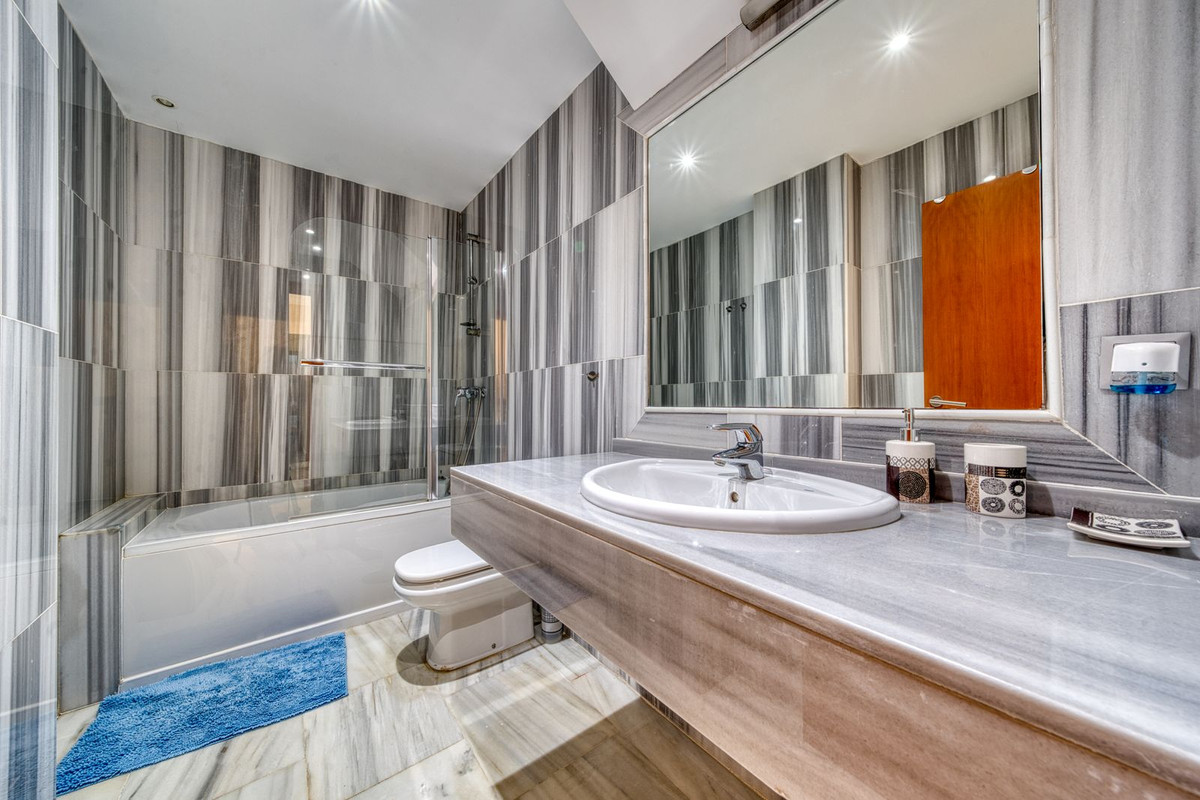 Vrijstaande Villa te koop in Selwo | 4 slaapkamers H5235760