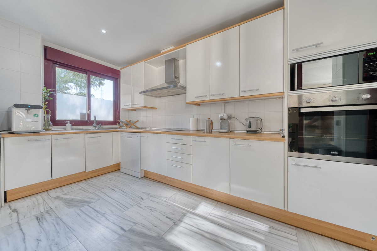 Vrijstaande Villa te koop in Selwo | 4 slaapkamers H5235760