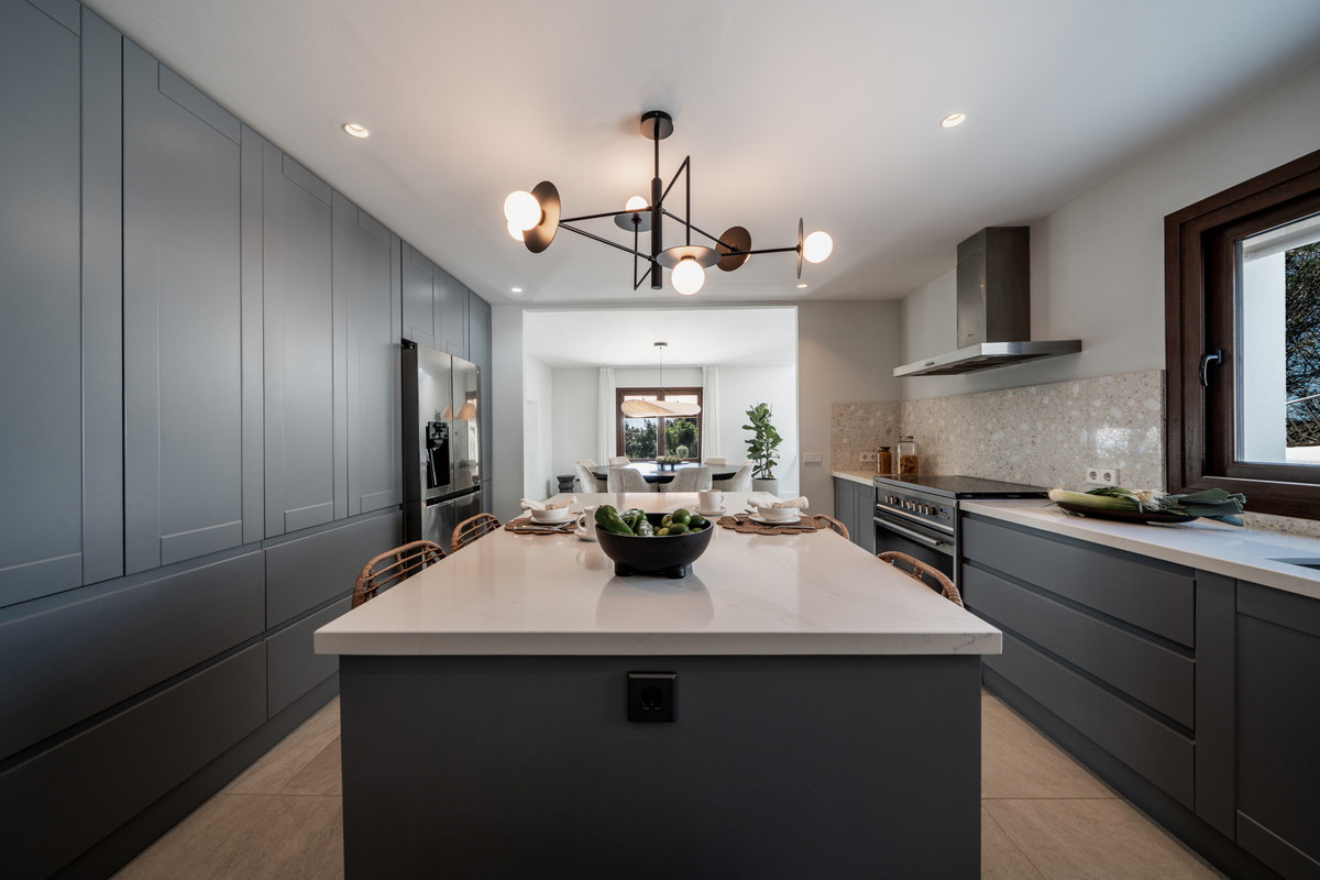 Vrijstaande Villa te koop in Selwo | 5 slaapkamers H5318275