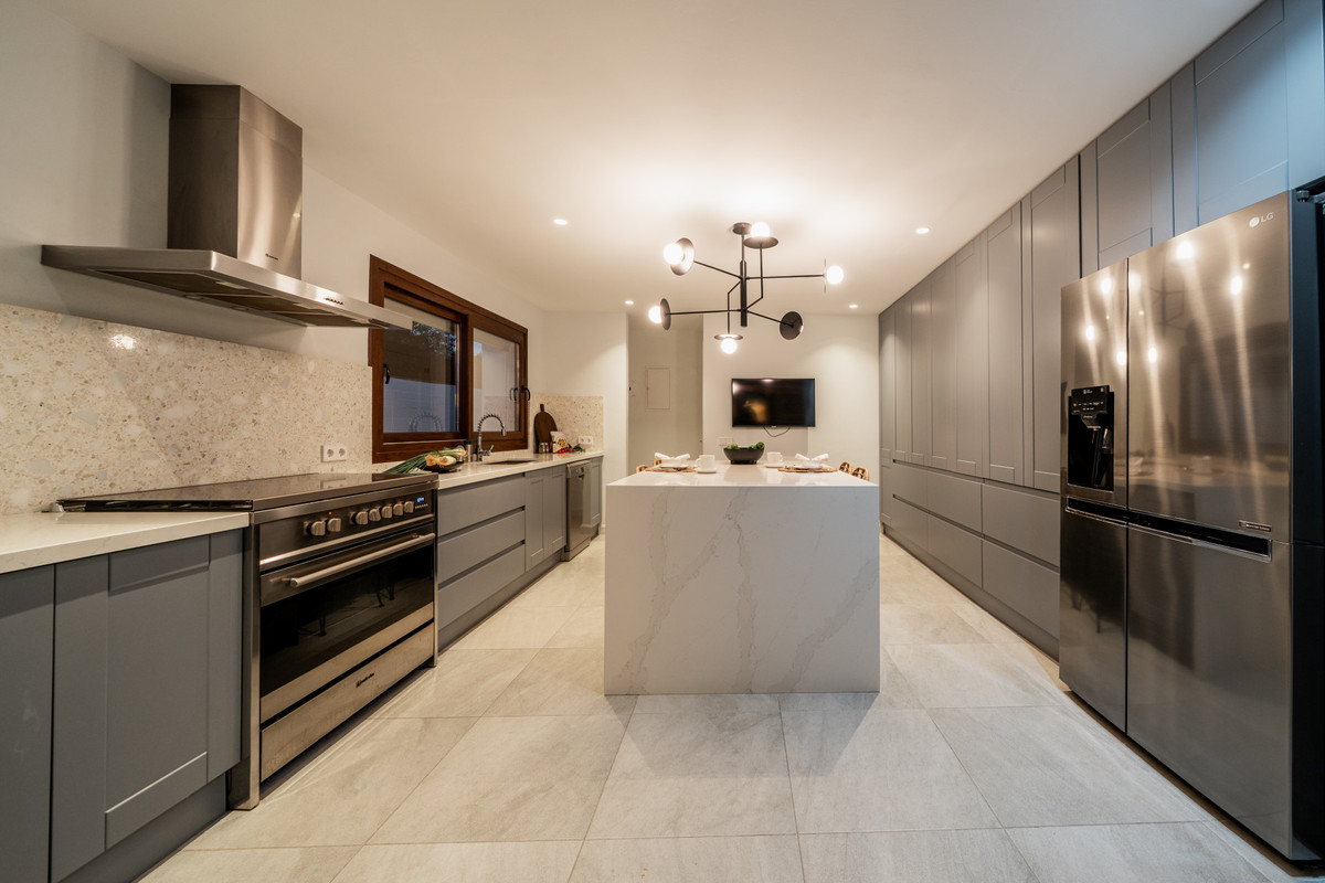 Vrijstaande Villa te koop in Selwo | 5 slaapkamers H5318275