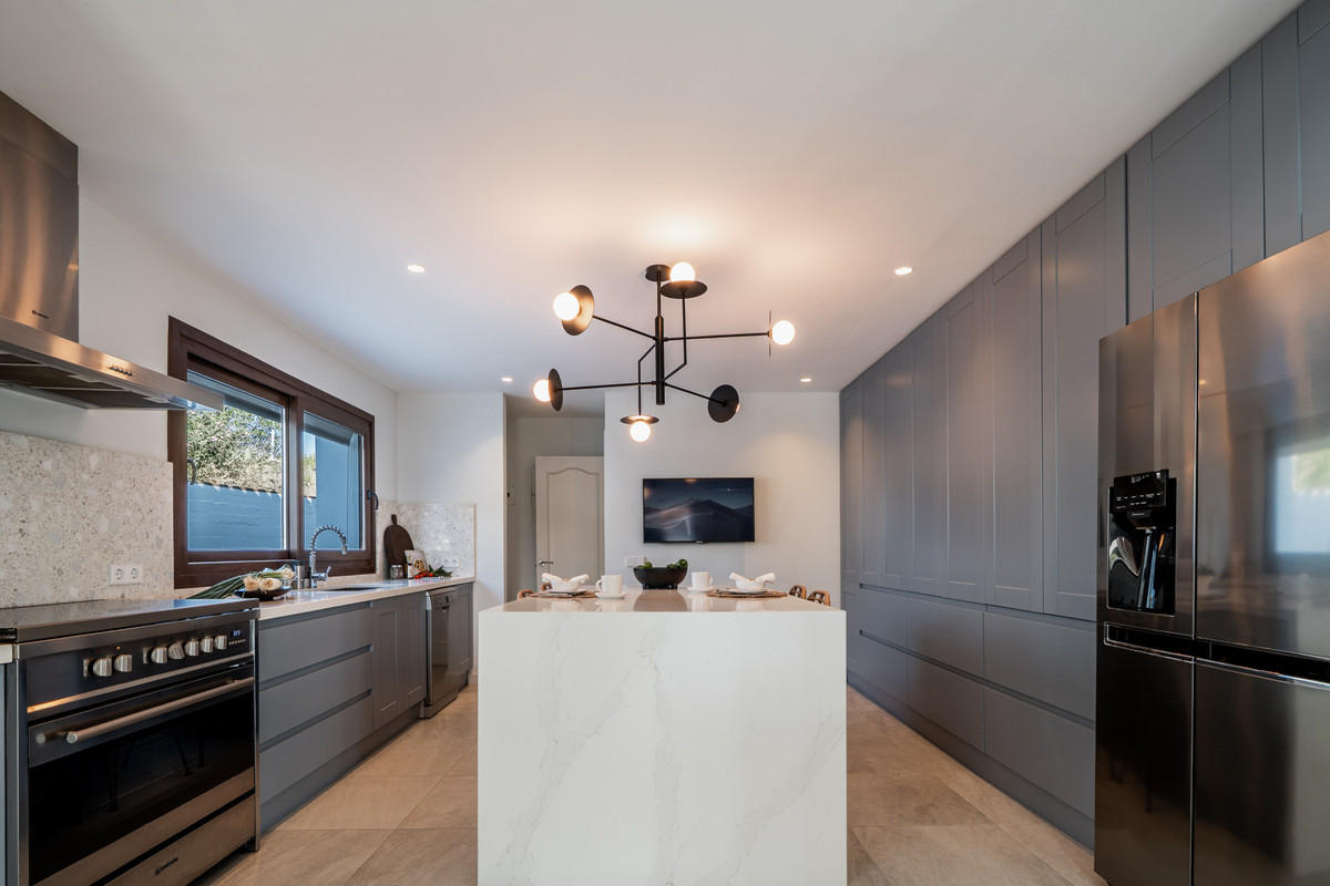 Vrijstaande Villa te koop in Selwo | 5 slaapkamers H5318275