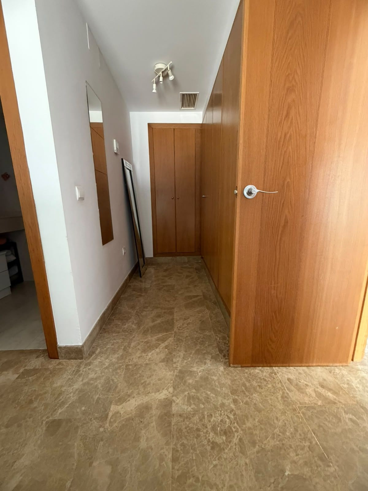Vrijstaande Villa te koop in Selwo | 1 slaapkamers H5426557