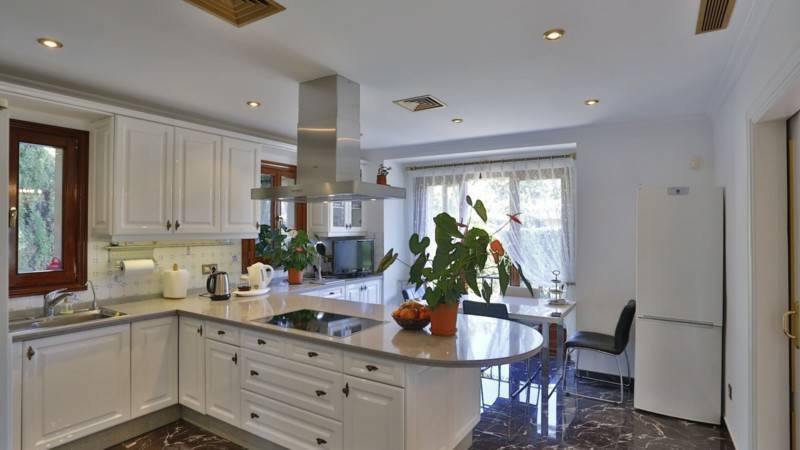 Huis te koop in Sierra Blanca | 5 slaapkamers H2500697